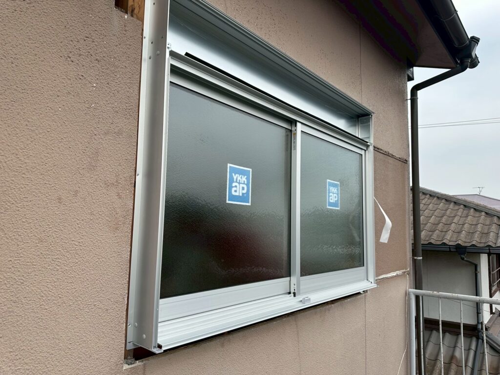 小倉北区｜はつり工法で外窓交換！シャッター付窓で台風・防犯対策も万全に