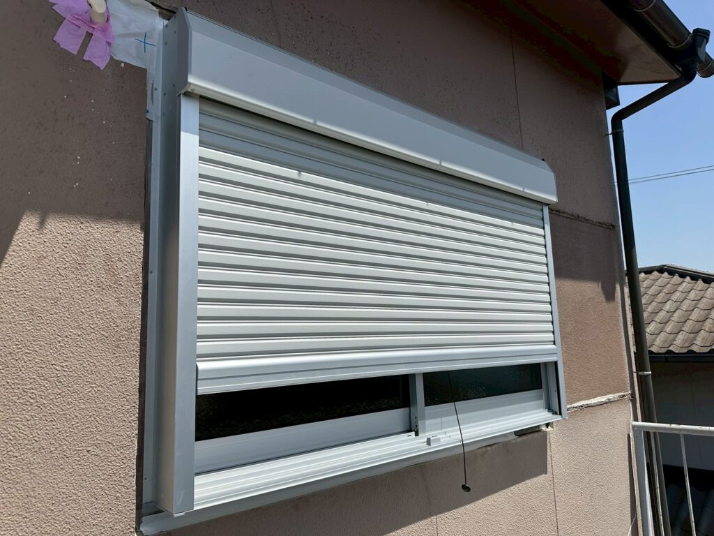 小倉北区｜はつり工法で外窓交換！シャッター付窓で台風・防犯対策も万全に