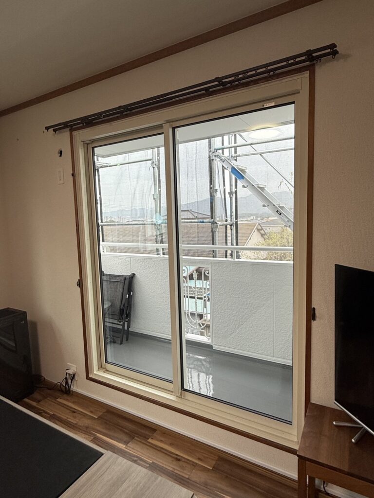 小倉南区｜寝室2か所の窓をLIXILリプラスで交換。結露・暑さ・寒さを改善し、快適に眠れる空間へ