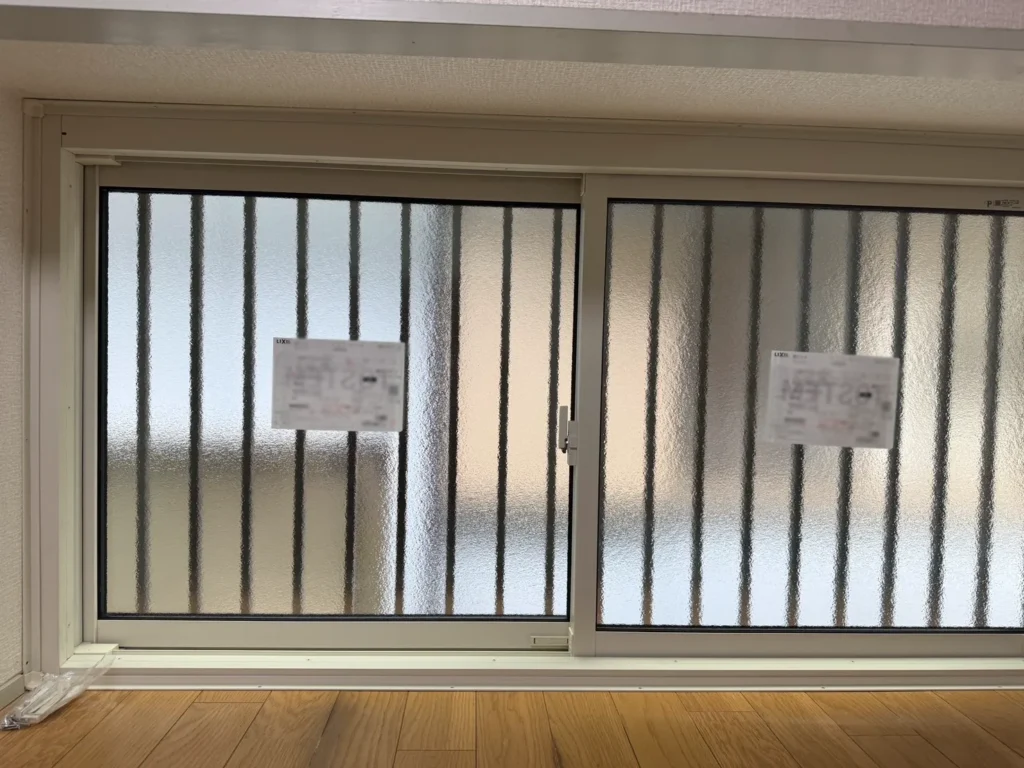 北九州市八幡西区|浴室窓リフォームに続く追加のご依頼。洗面化粧台まわりとダイニングの掃き出し窓をLIXILリプラスで外窓交換